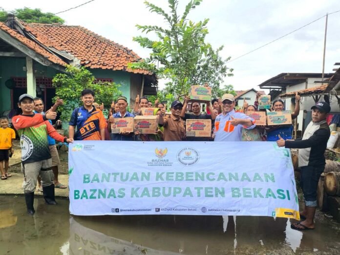 Lima Tim Tanggap Banjir Baznas Bekasi Diterjunkan ke Lokasi Terdampak